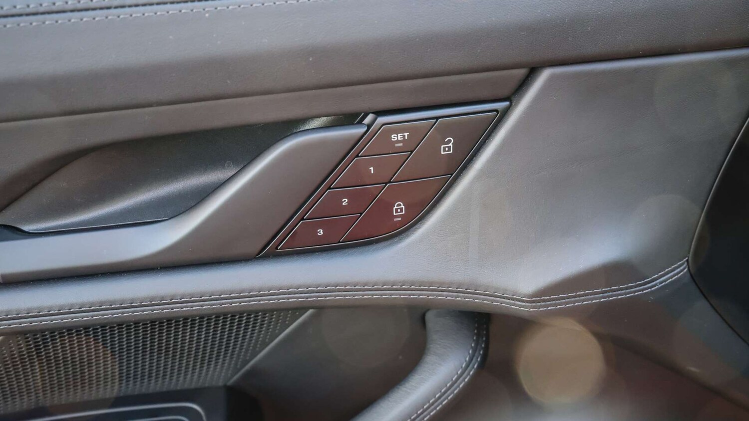 Used Porsche Taycan 2022 for sale - 76373716: Photo 25