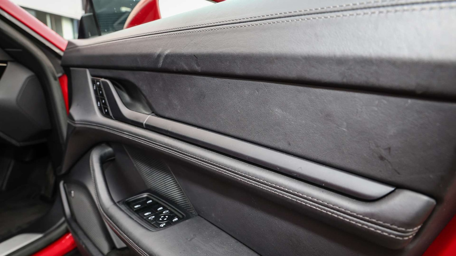 Used Porsche Taycan 2022 for sale - 76373716: Photo 32