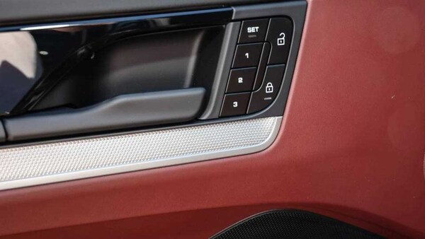 Used Porsche Cayenne 2025 for sale - 75217184: Photo 32