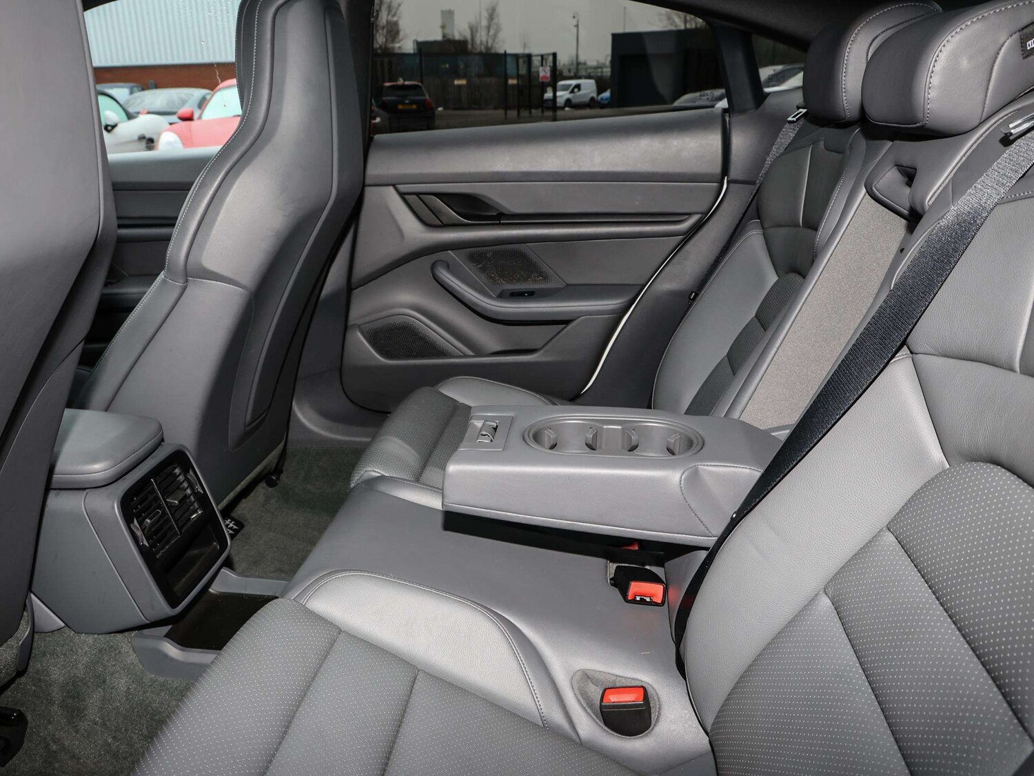 Used Porsche Taycan 2021 for sale - 77134846: Photo 15