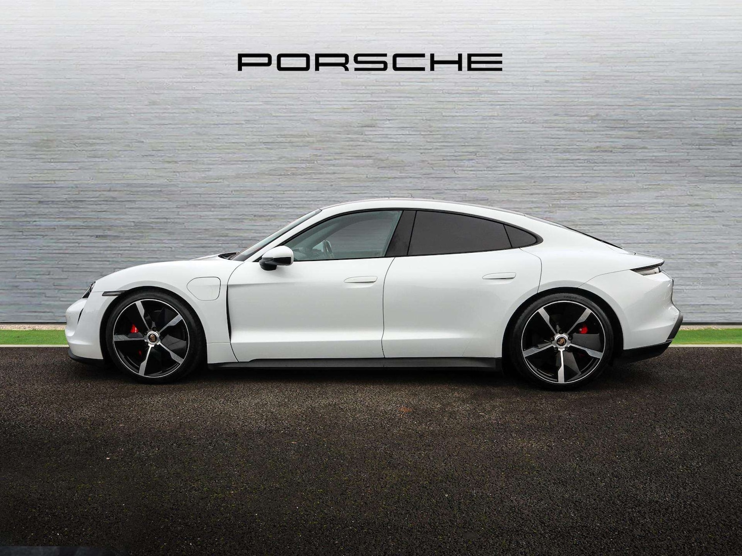 Used Porsche Taycan 2021 for sale - 77134846: Photo 8