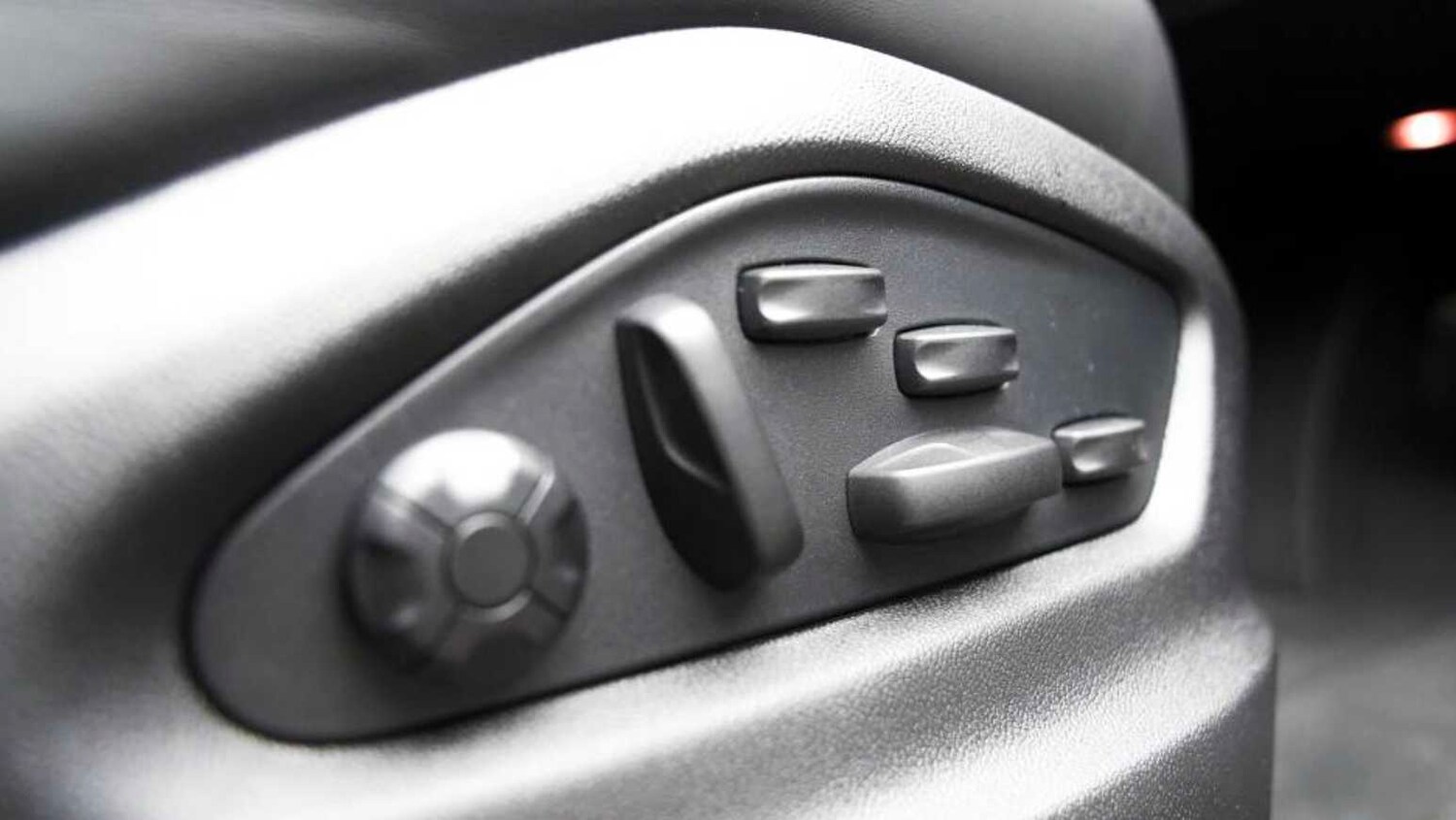 Used Porsche Cayenne 2026 for sale - 78216373: Photo 29