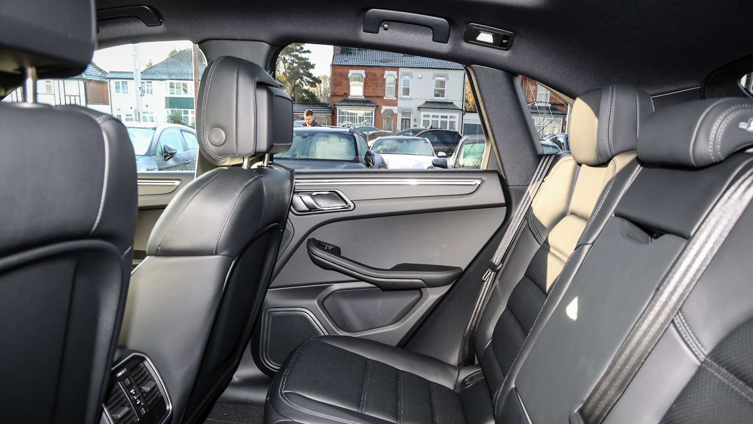 Used Porsche Macan 2025 for sale - 76745977: Photo 14