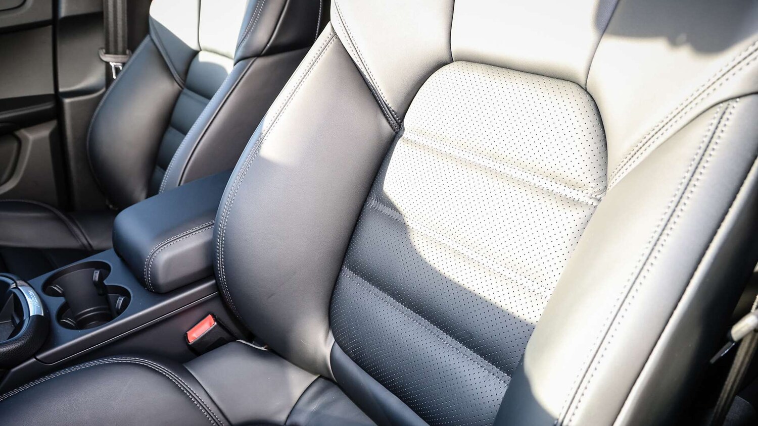 Used Porsche Macan 2025 for sale - 76745977: Photo 15