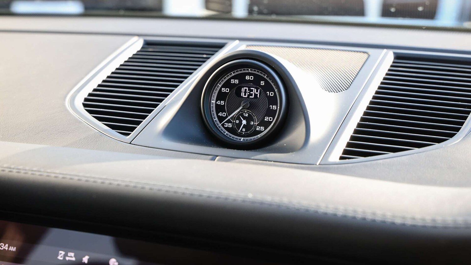 Used Porsche Macan 2025 for sale - 76745977: Photo 23