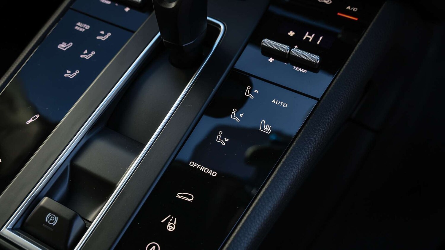 Used Porsche Macan 2025 for sale - 76745977: Photo 30