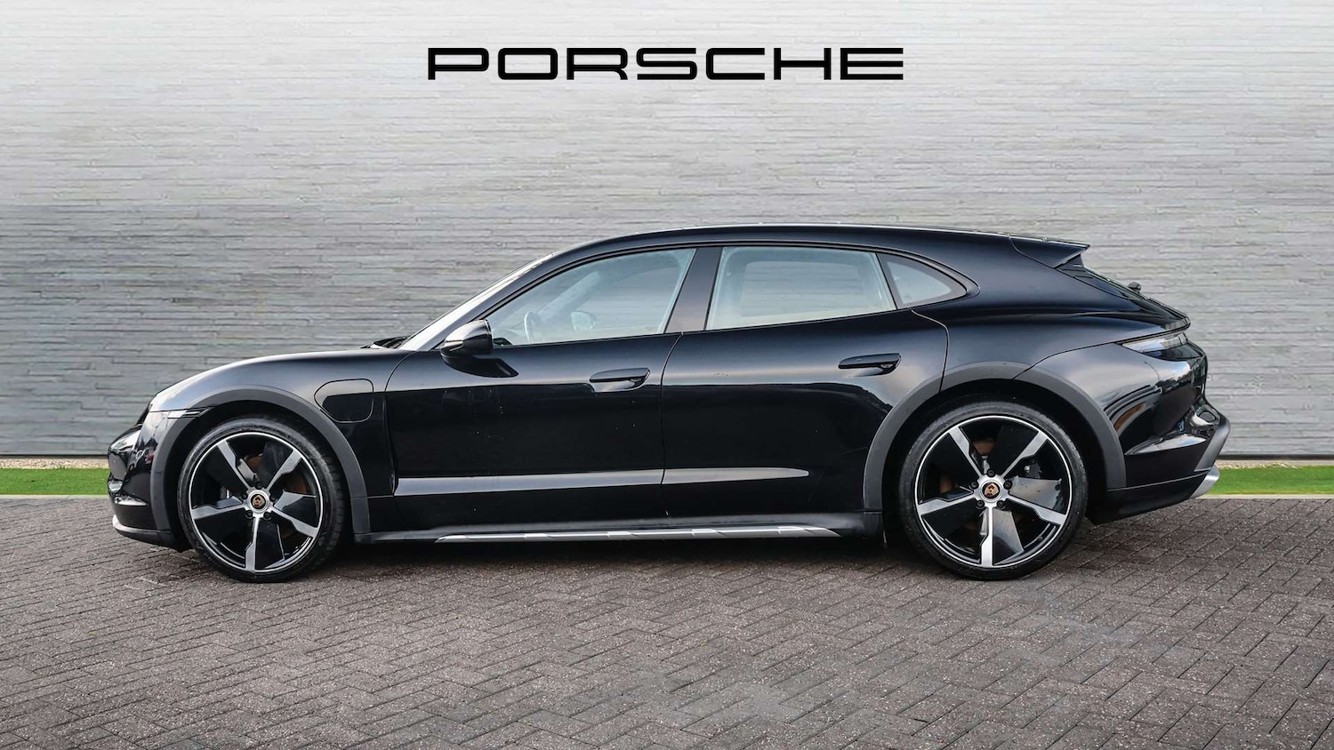 Used Porsche Taycan 2021 for sale - 76475798: Photo 6