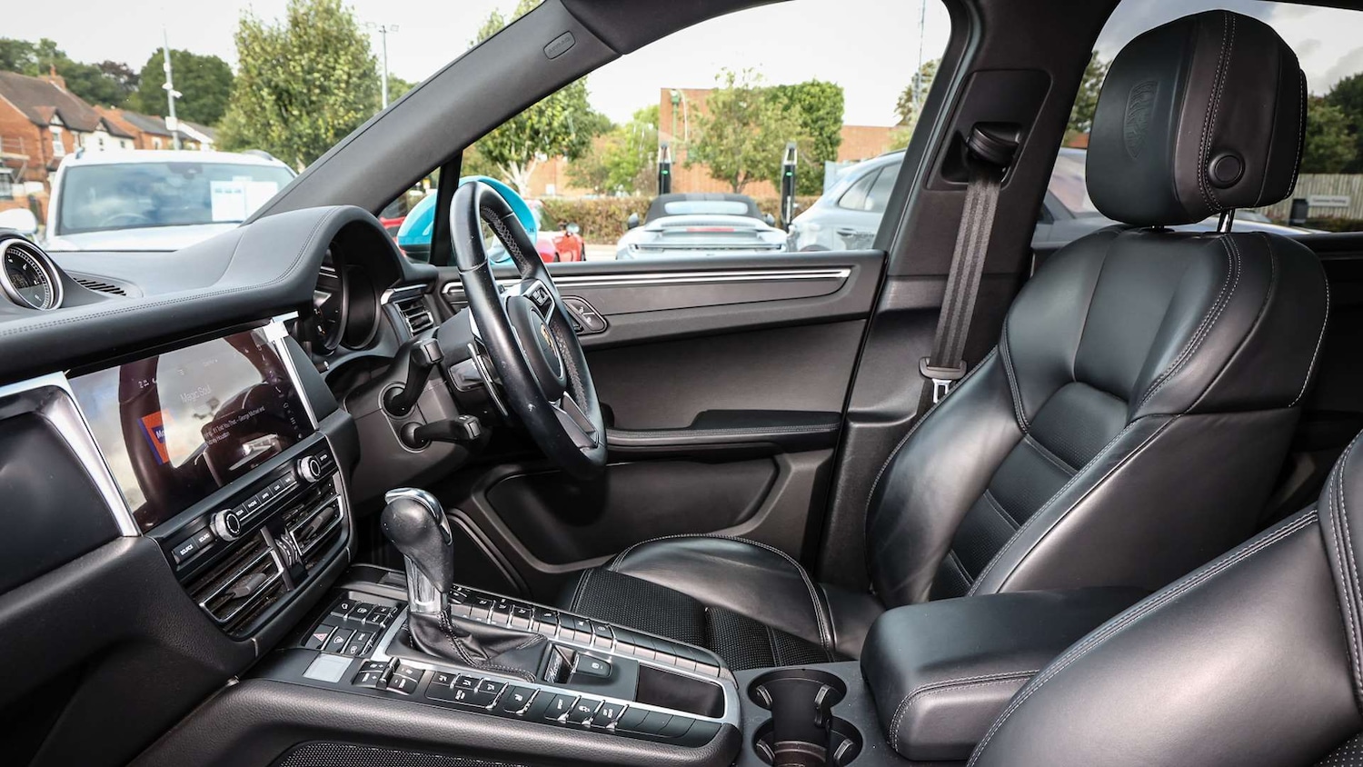 Used Porsche Macan 2021 for sale - 75818406: Photo 11