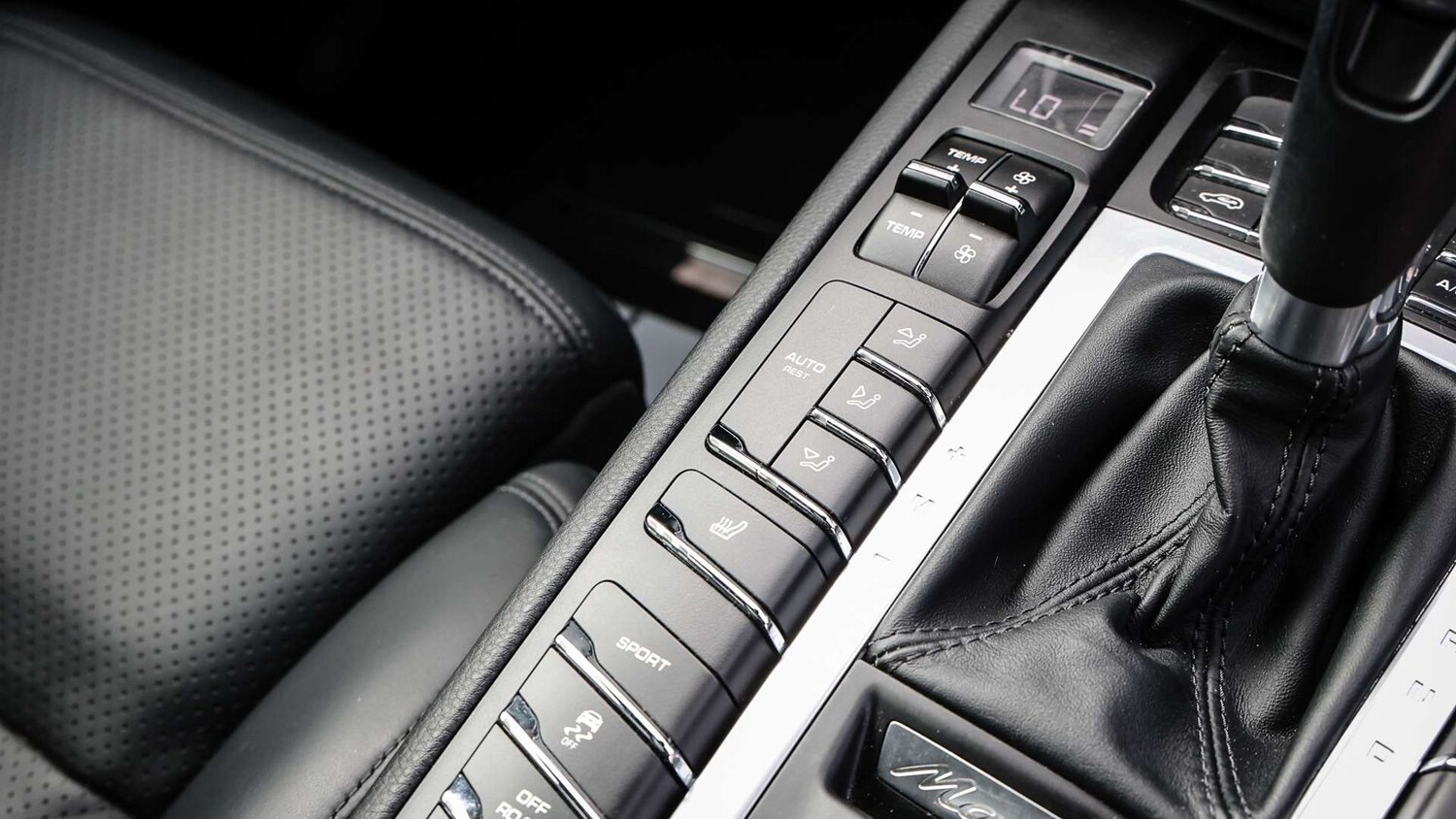 Used Porsche Macan 2021 for sale - 75818406: Photo 24