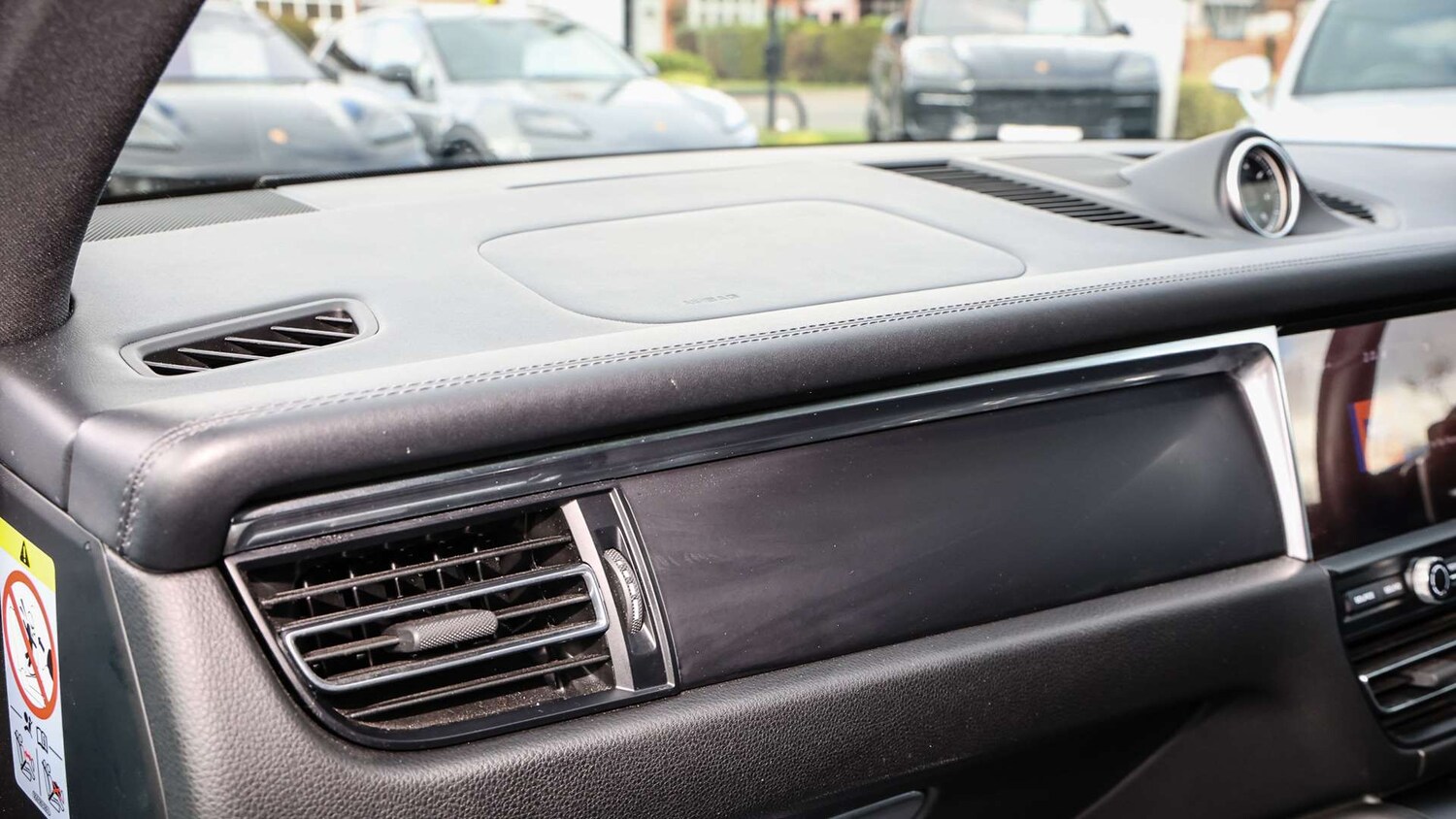 Used Porsche Macan 2021 for sale - 75818406: Photo 32