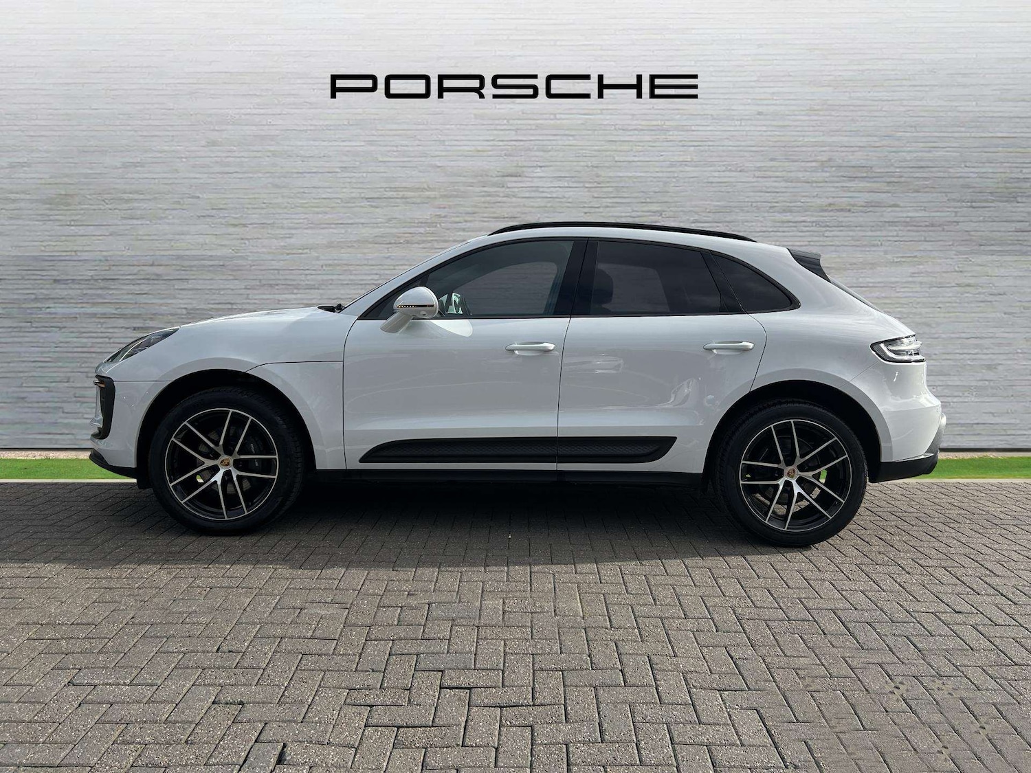 Used Porsche Macan 2023 for sale - 77577414: Photo 8