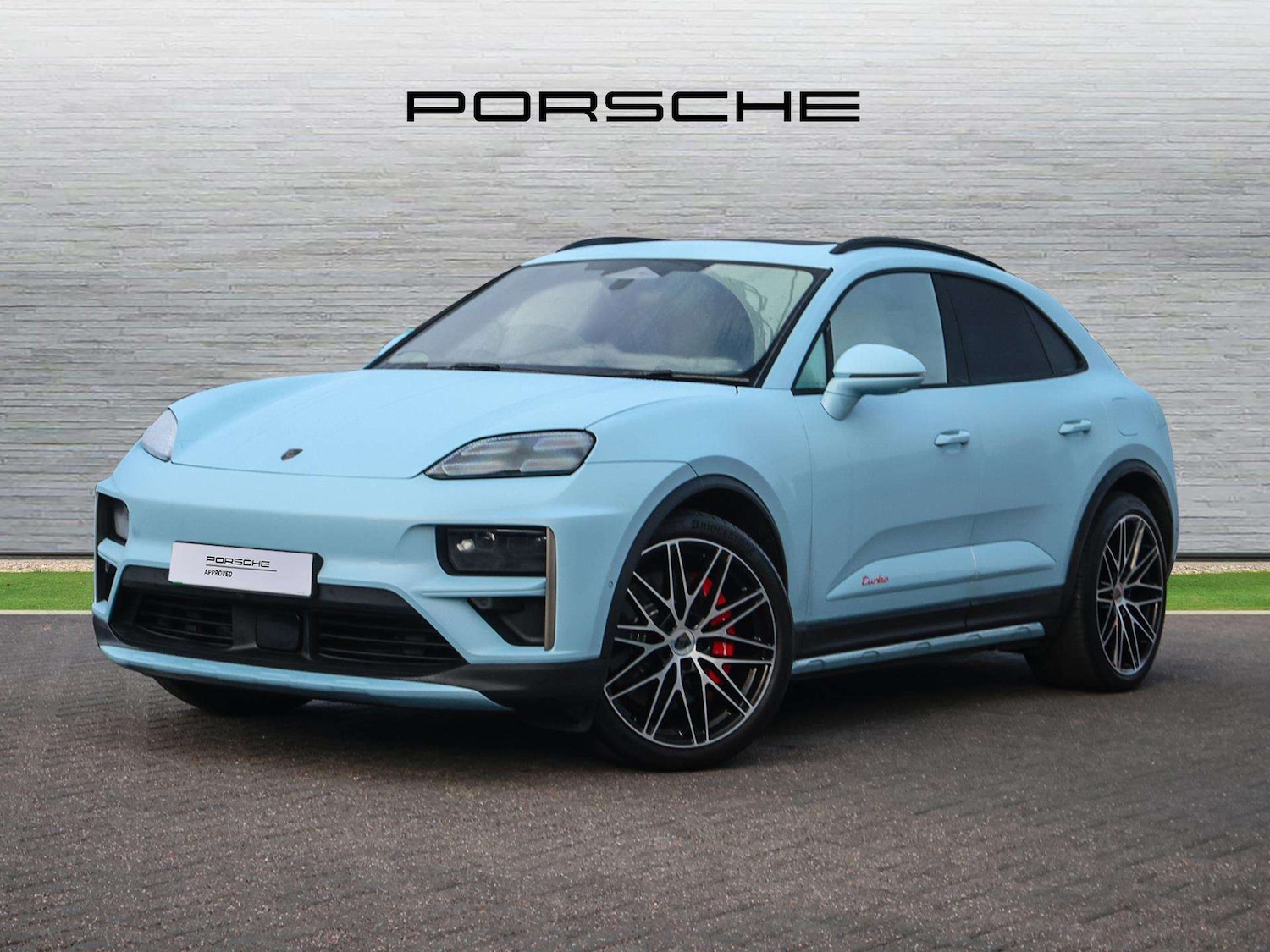 Used Porsche Macan 2024 for sale - 76421236: Photo 2
