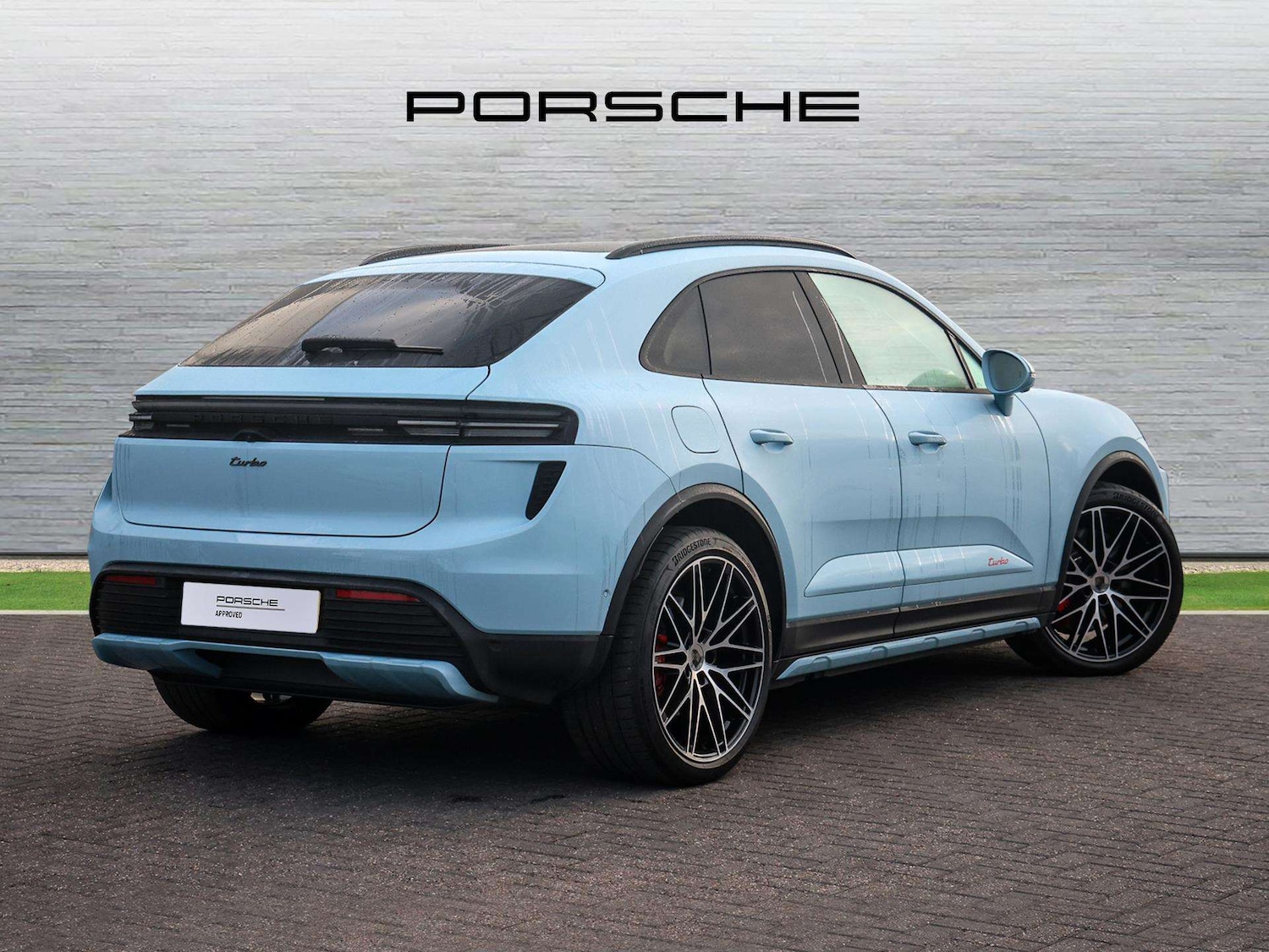 Used Porsche Macan 2024 for sale - 76421236: Photo 3