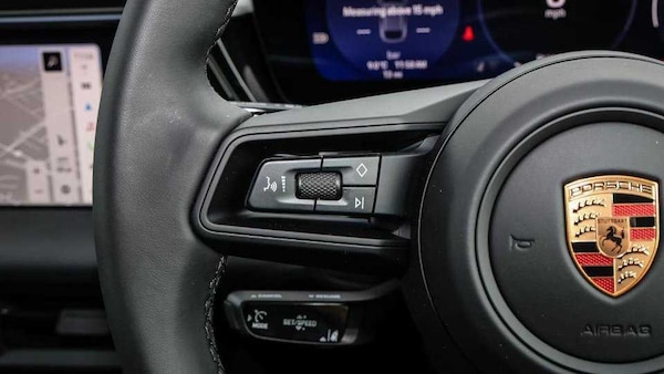 Used Porsche Macan 2025 for sale - 75217215: Photo 11