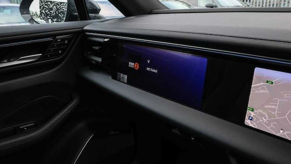 Used Porsche Macan 2025 for sale - 75217215: Photo 16