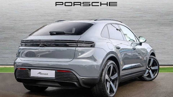 Used Porsche Macan 2025 for sale - 75217215: Photo 2