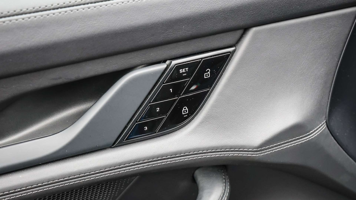 Used Porsche Taycan 2021 for sale - 77960693: Photo 29