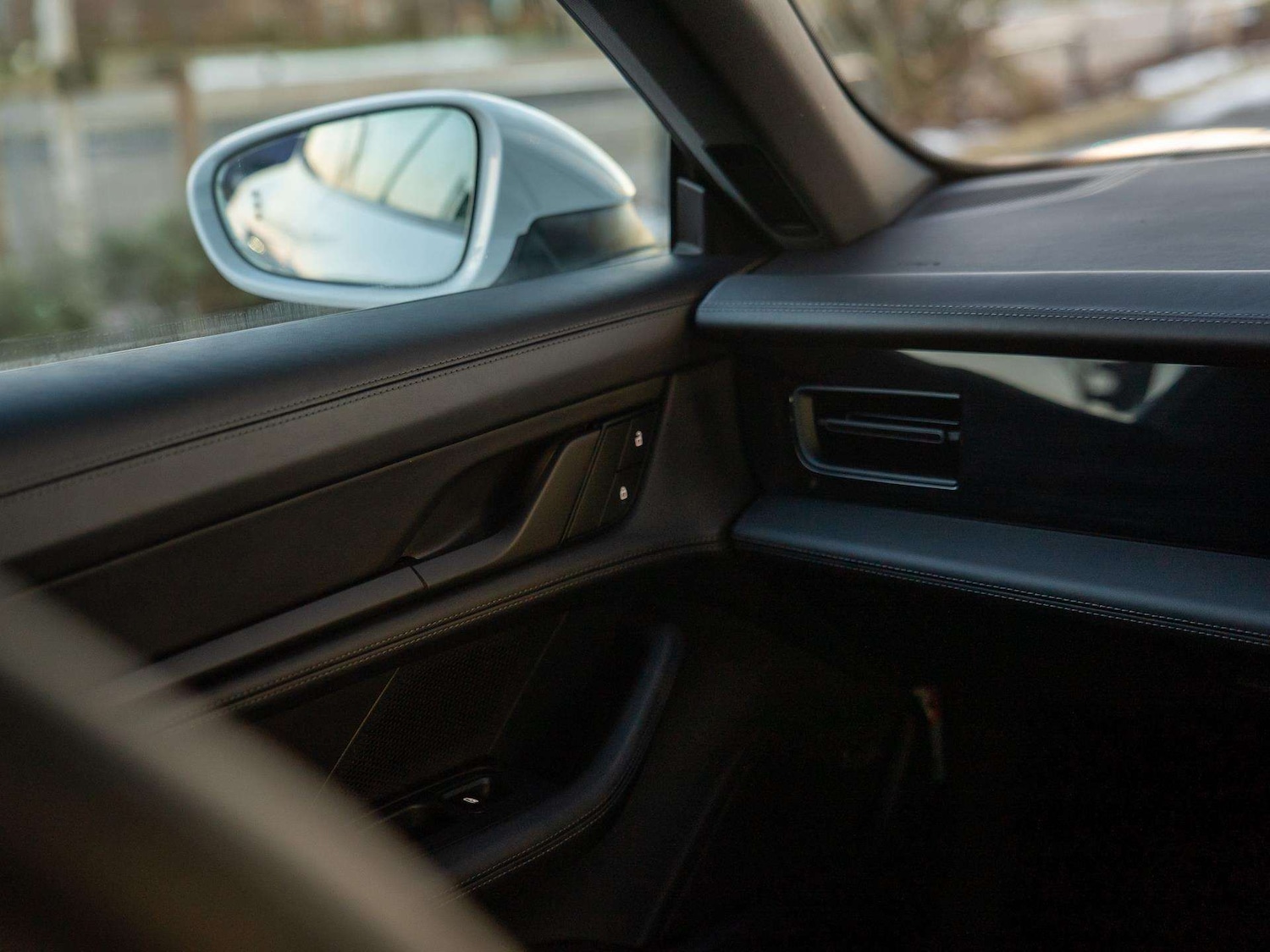 Used Porsche Taycan 2023 for sale - 77294266: Photo 29