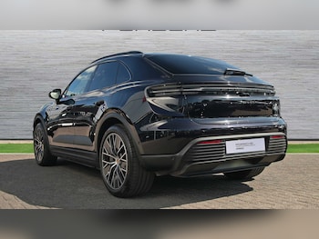 Used Porsche Macan 2024 for sale - 79161009: Photo