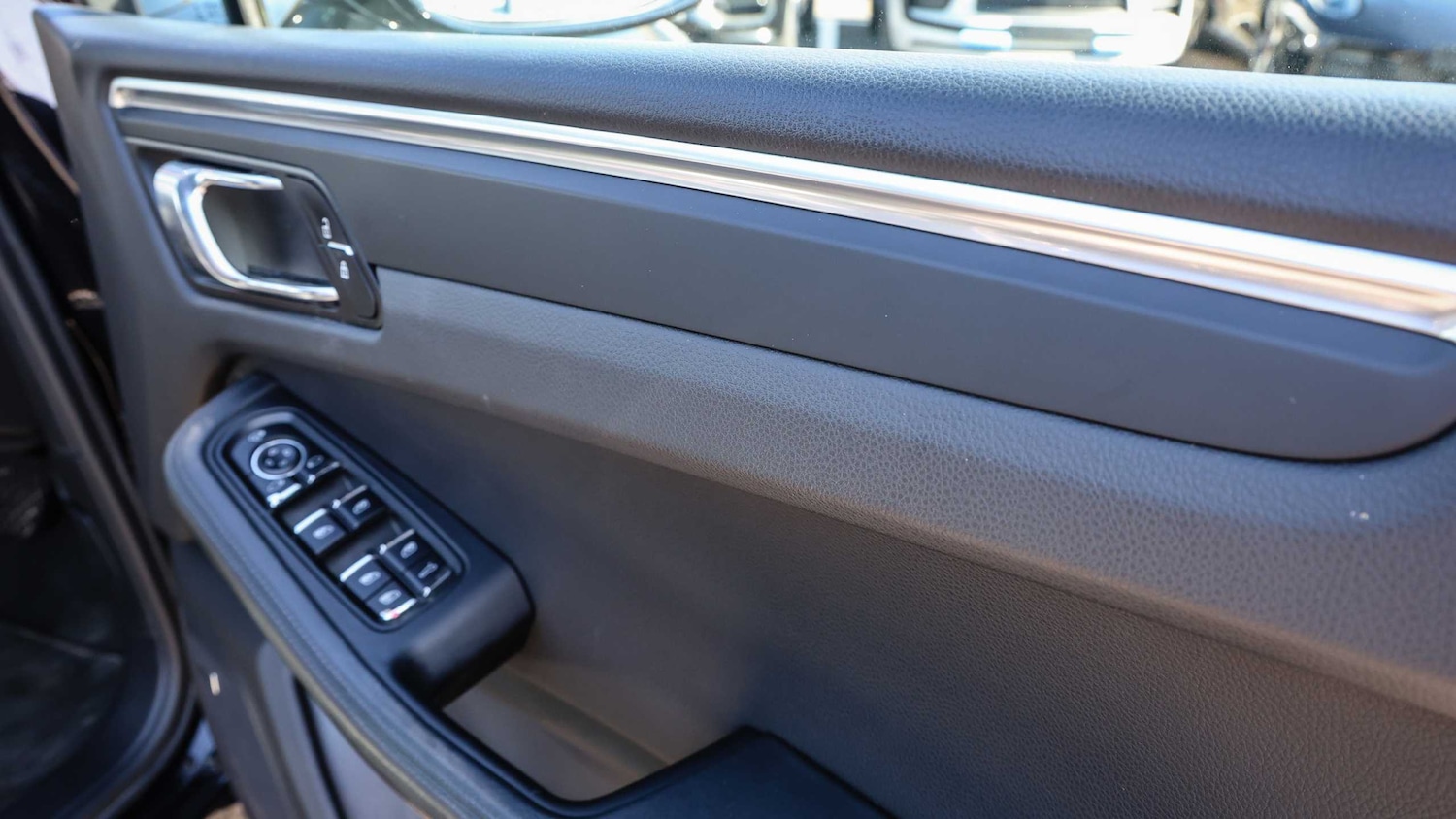 Used Porsche Macan 2025 for sale - 77960930: Photo 29