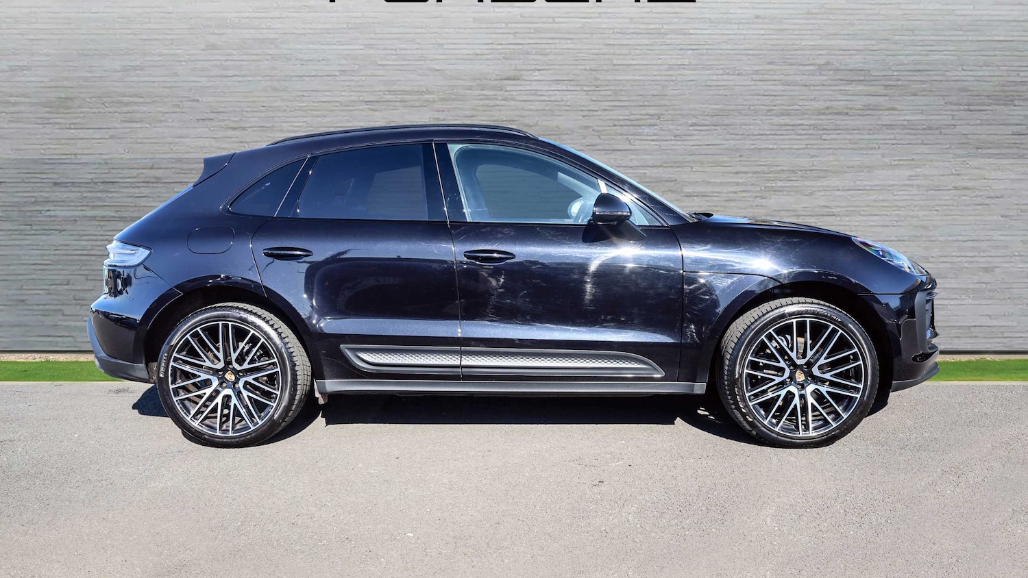 Used Porsche Macan 2025 for sale - 77960930: Photo 5