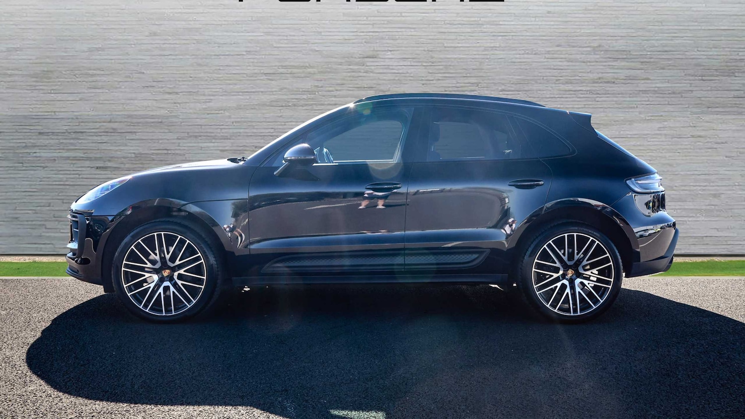 Used Porsche Macan 2025 for sale - 77960930: Photo 6