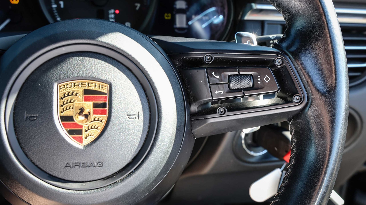 Used Porsche Macan 2025 for sale - 77960930: Photo 9