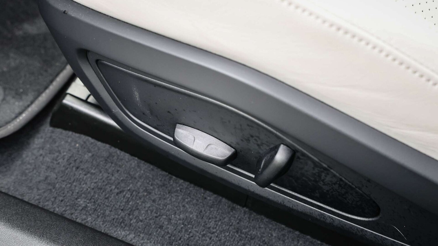 Used Porsche Taycan for sale - 77443389: Photo 33