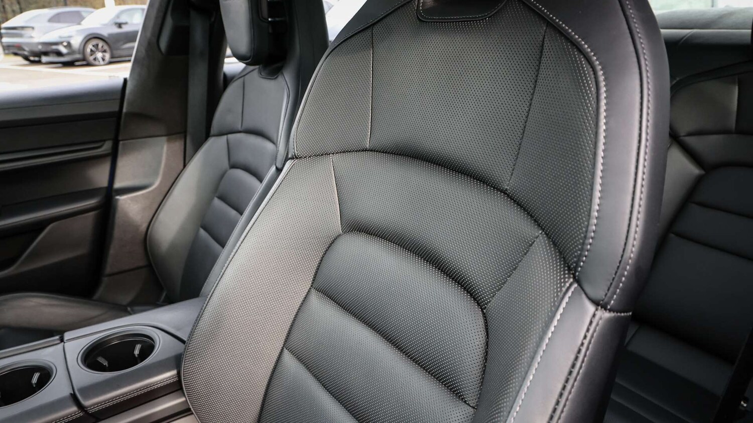 Used Porsche Taycan 2021 for sale - 77270101: Photo 14