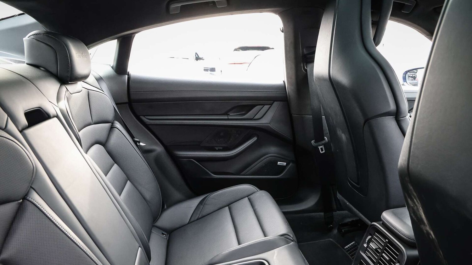 Used Porsche Taycan 2021 for sale - 77270101: Photo 16