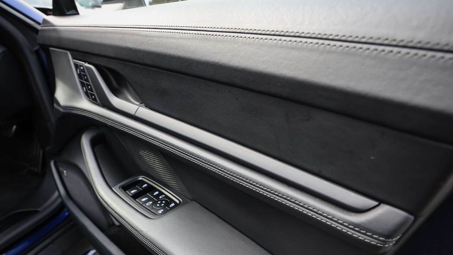 Used Porsche Taycan 2021 for sale - 77270101: Photo 24