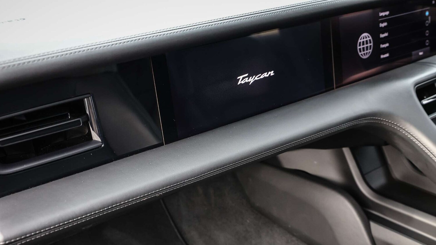 Used Porsche Taycan 2021 for sale - 77270101: Photo 30