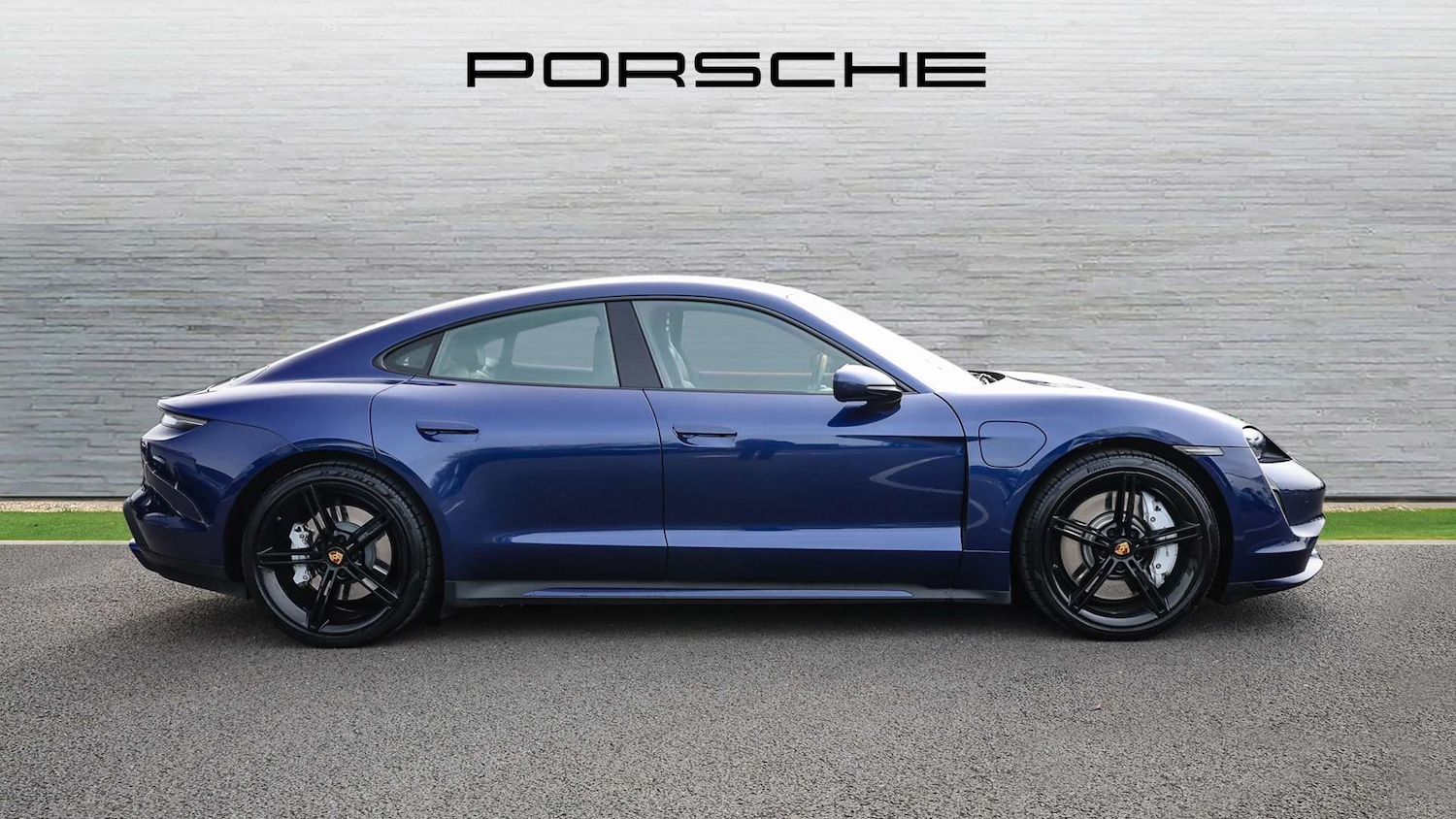 Used Porsche Taycan 2021 for sale - 77270101: Photo 8