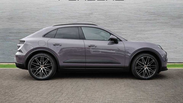 Used Porsche Macan 2025 for sale - 75218259: Photo 2