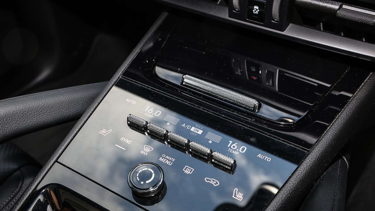 Used Porsche Cayenne 2024 for sale - 77000167: Photo 33