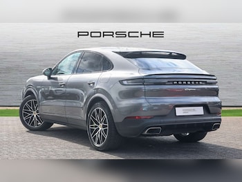 Used Porsche Cayenne 2024 for sale - 77000167: Photo