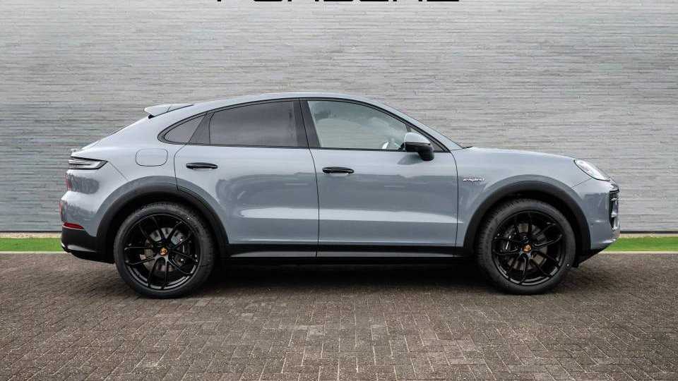 Used Porsche Cayenne 2025 for sale - 77995840: Photo 4