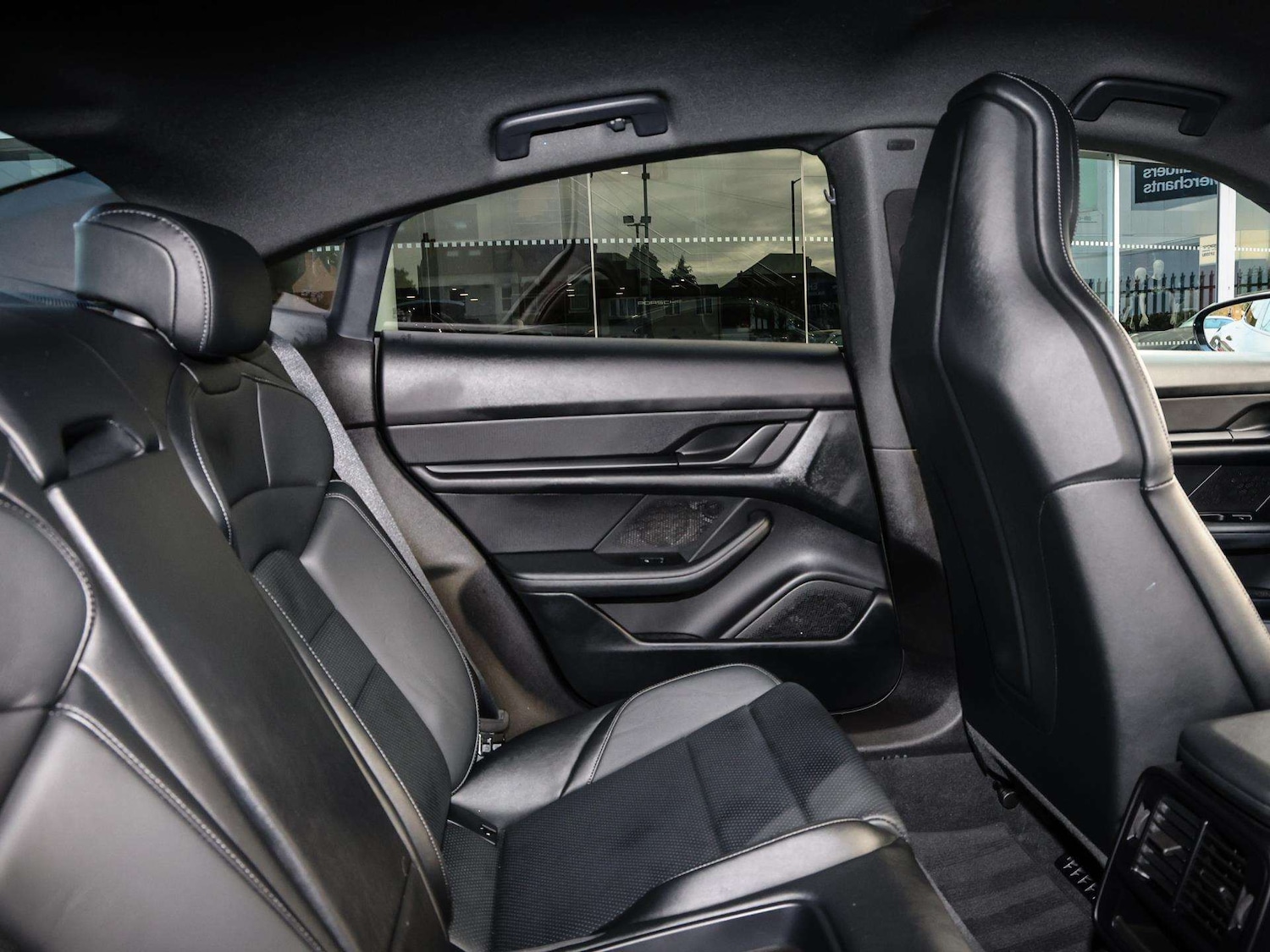 Used Porsche Taycan 2022 for sale - 76373807: Photo 15