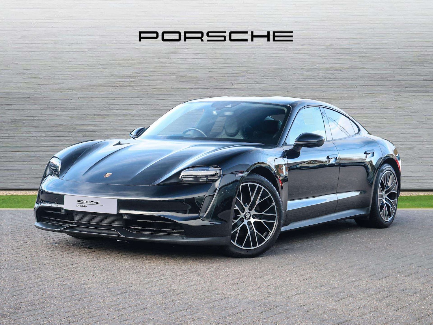 Used Porsche Taycan 2022 for sale - 76373807: Photo 2