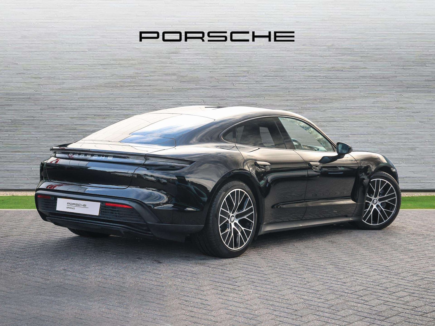 Used Porsche Taycan 2022 for sale - 76373807: Photo 3