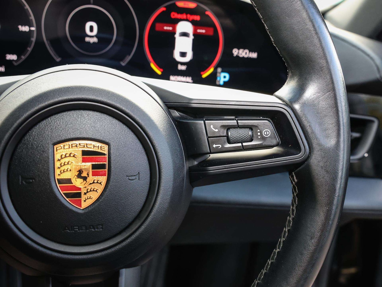 Used Porsche Taycan 2022 for sale - 76373807: Photo 30
