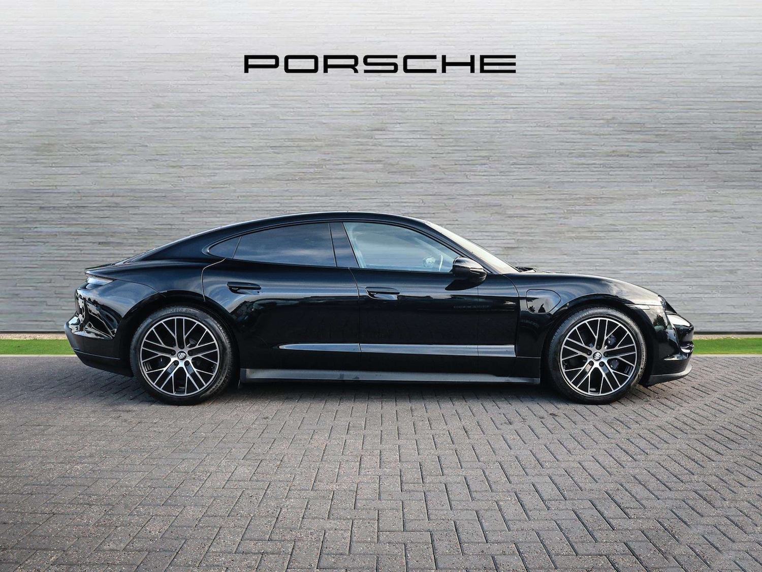 Used Porsche Taycan 2022 for sale - 76373807: Photo 7