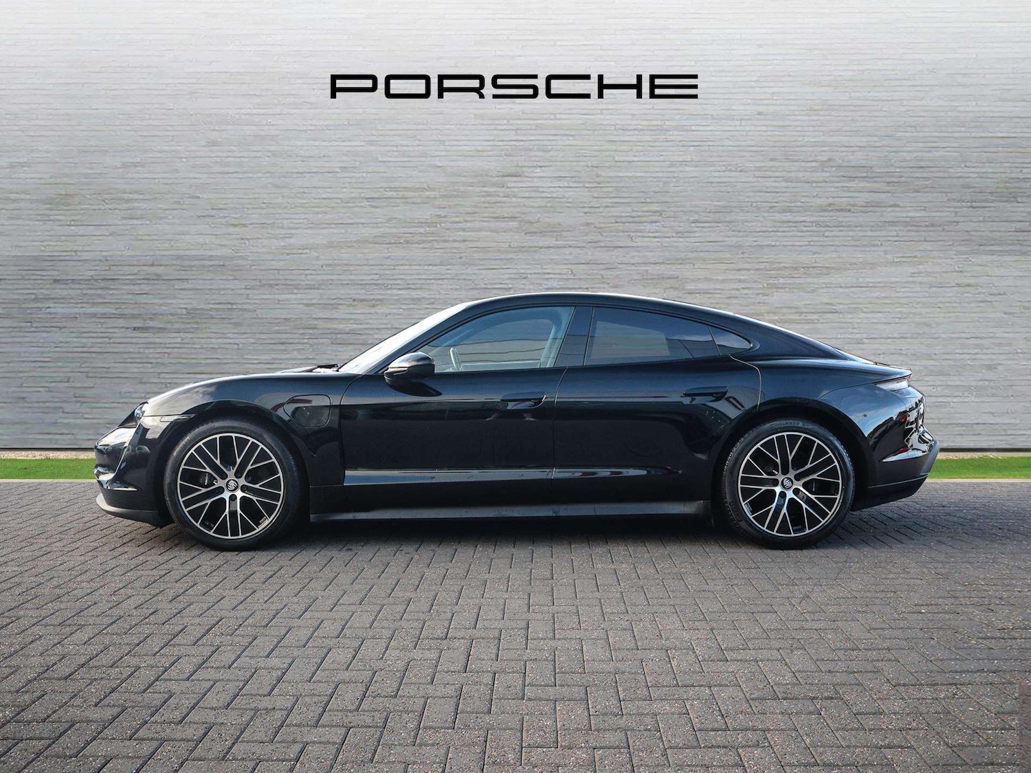 Used Porsche Taycan 2022 for sale - 76373807: Photo 8