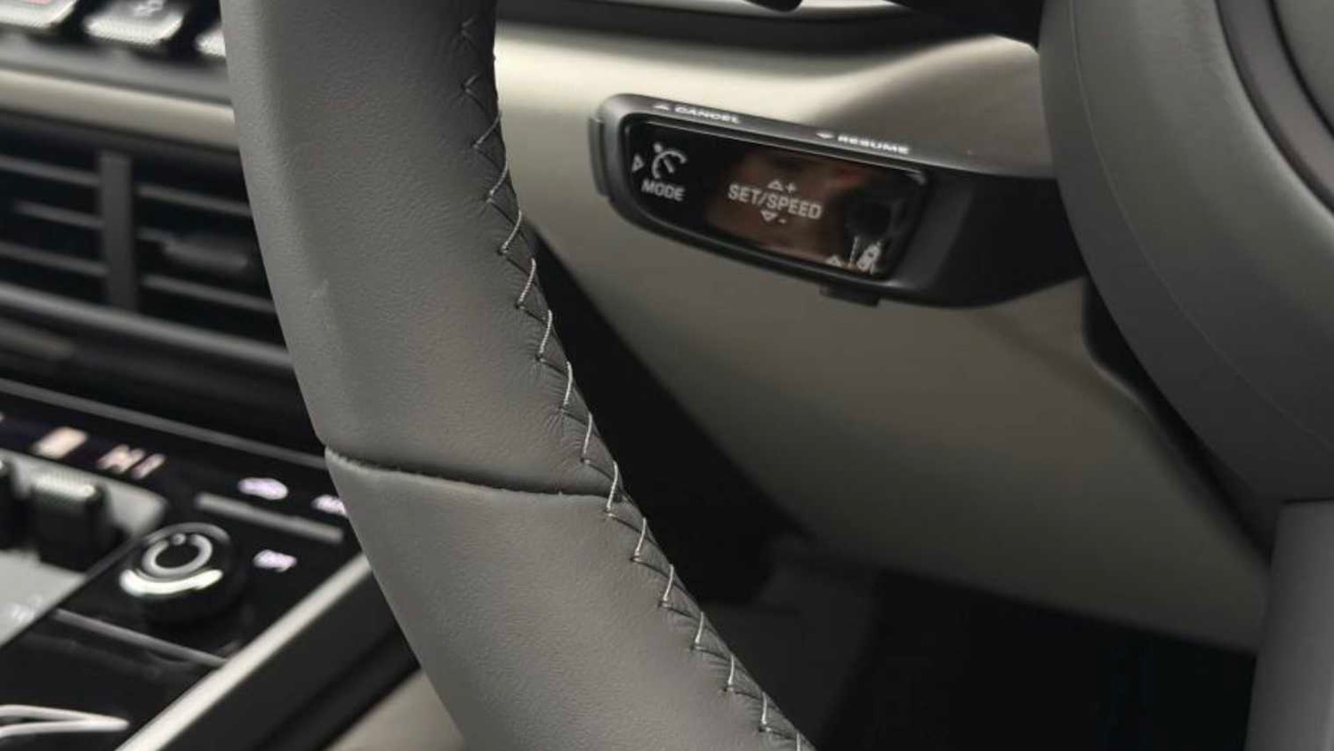 Used Porsche 911 2026 for sale - 78010418: Photo 17