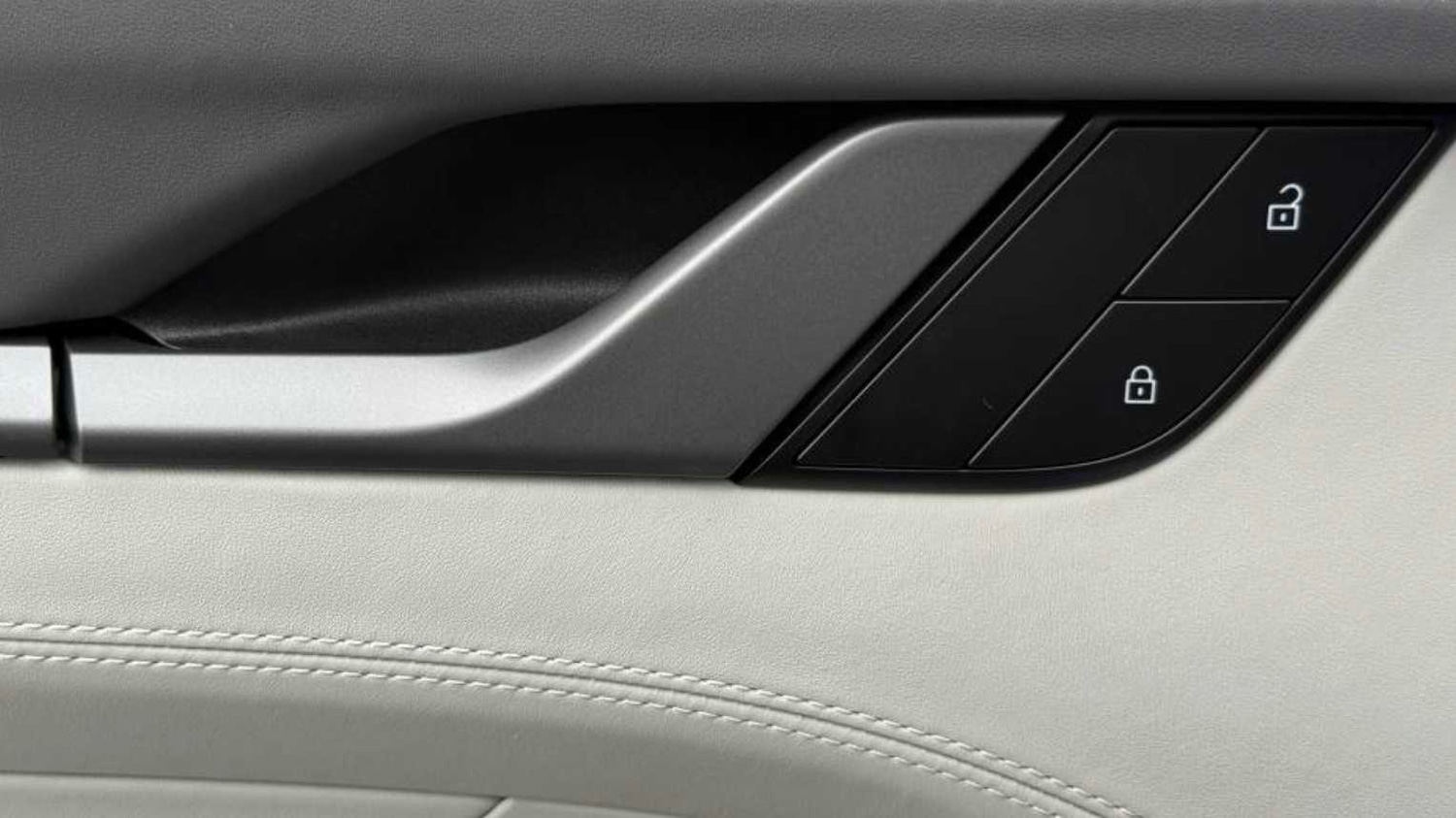 Used Porsche 911 2026 for sale - 78010418: Photo 2