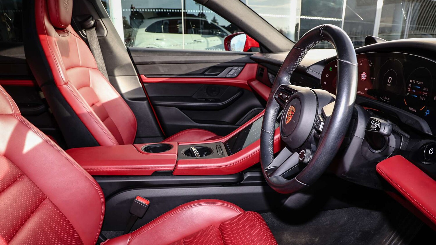 Used Porsche Taycan 2022 for sale - 76373693: Photo 13