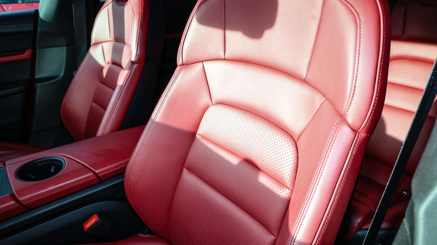 Used Porsche Taycan 2022 for sale - 76373693: Photo 16