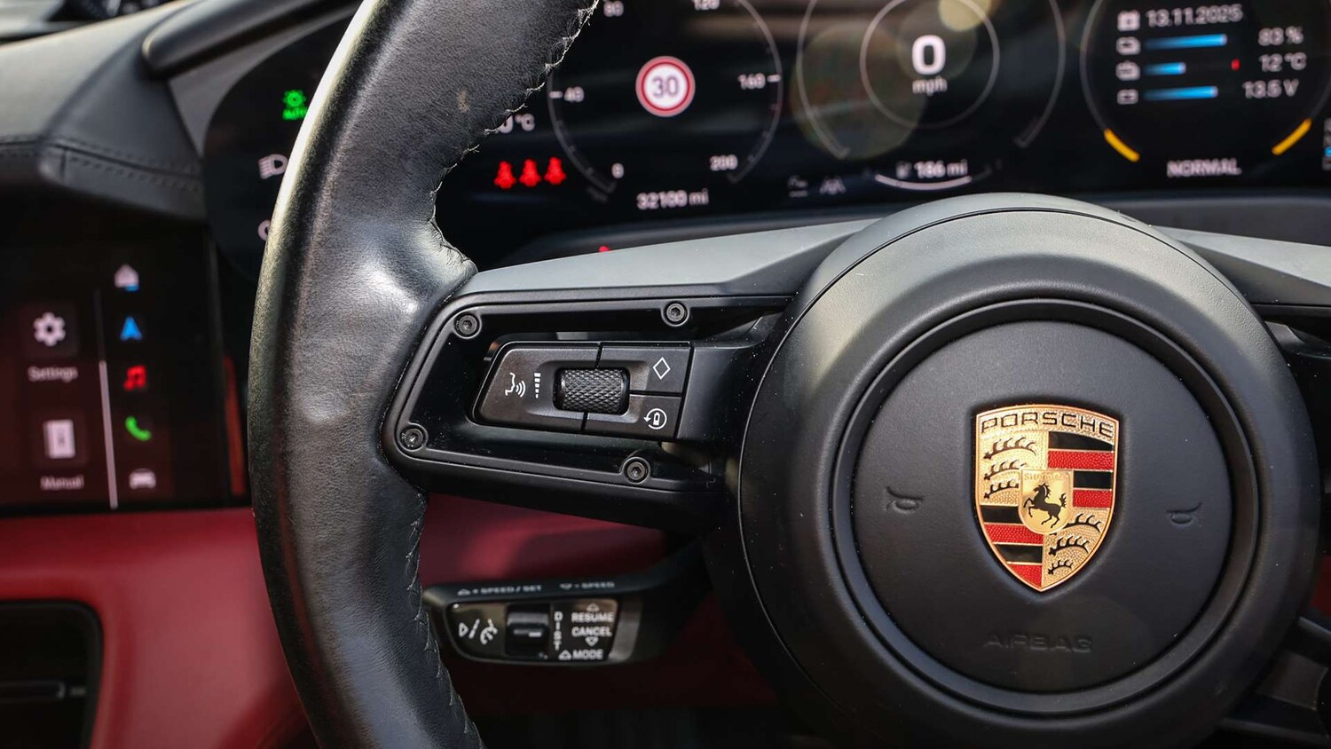 Used Porsche Taycan 2022 for sale - 76373693: Photo 25