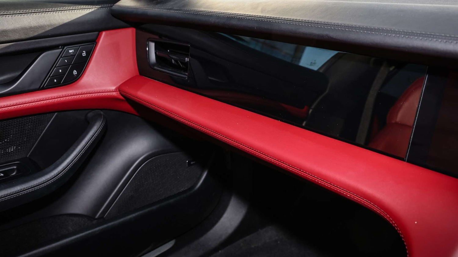 Used Porsche Taycan 2022 for sale - 76373693: Photo 30