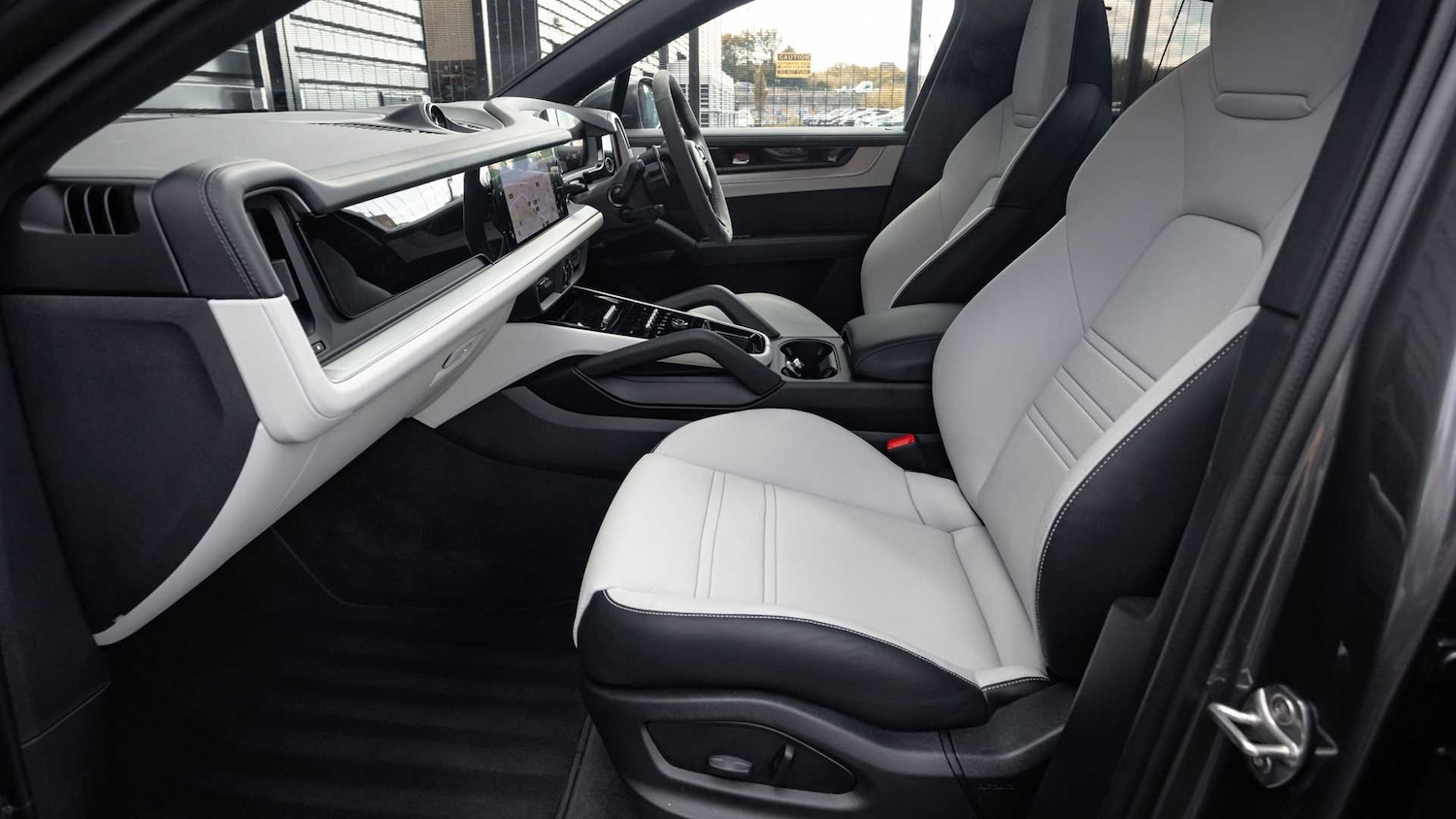 Used Porsche Cayenne 2024 for sale - 76587613: Photo 14